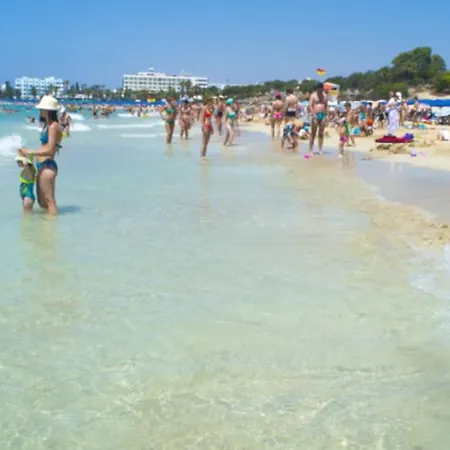 Cyprus Minutes From The Beach, 1195