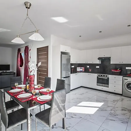 Cyprus Minutes From The Beach, 1195 Villa *