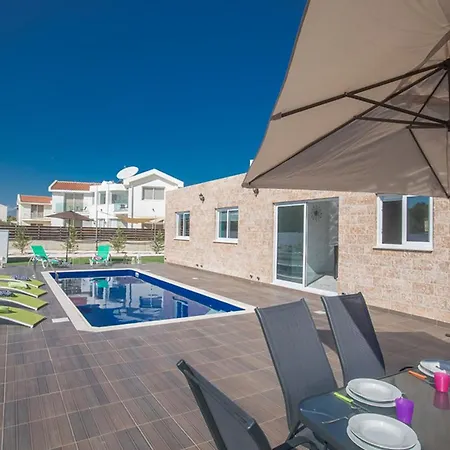 Villa Cyprus Minutes From The Beach, 1195 Protaras