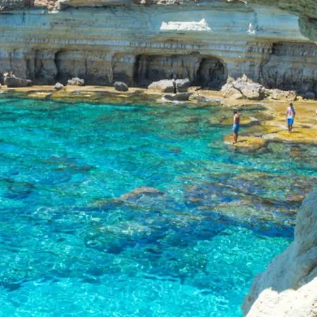 Villa Cyprus Minutes From The Beach, 1195 *